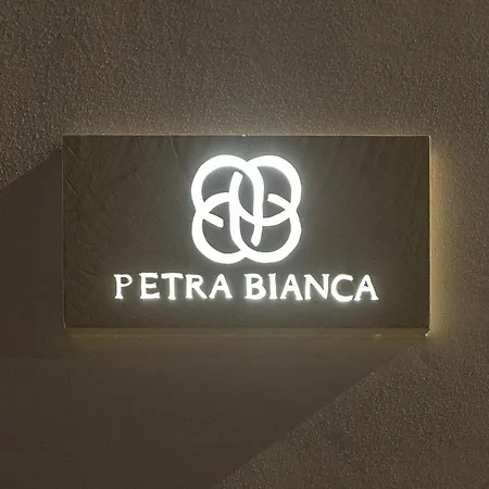 Petra Bianca Nocleg ze śniadaniem 4*