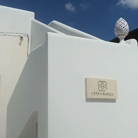 Nocleg ze śniadaniem Petra Bianca 4*