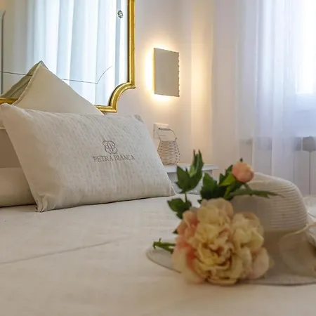 Petra Bianca לינה וארוחת בוקר