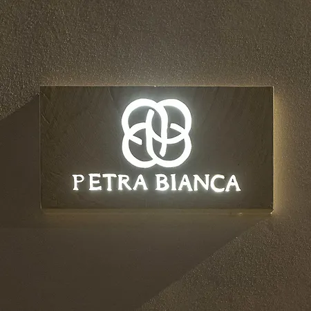 Petra Bianca Panzió 4*